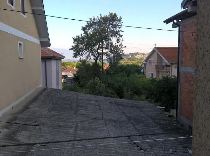 Holiday In House With Renovated Garage For Tourists Ohrid