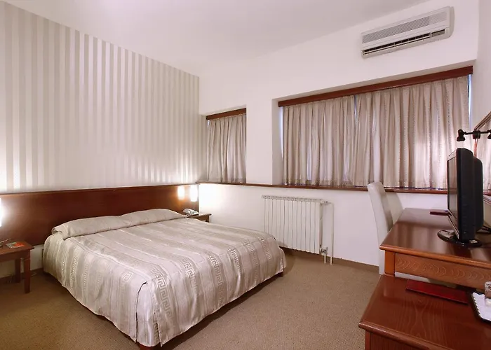 Skopje hotels near Monument of beggar