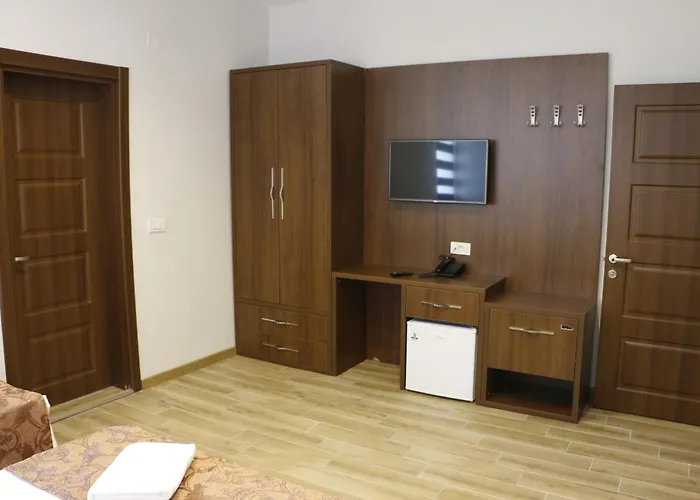 Skopje 3 Star Hotels near Bit Pazar