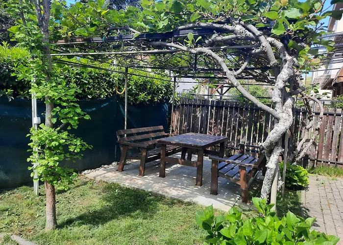 Luccia Apartments-Guesthouse Laguna Ohrid