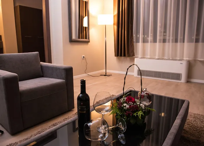 Skopje hotels near Trafalgar Square